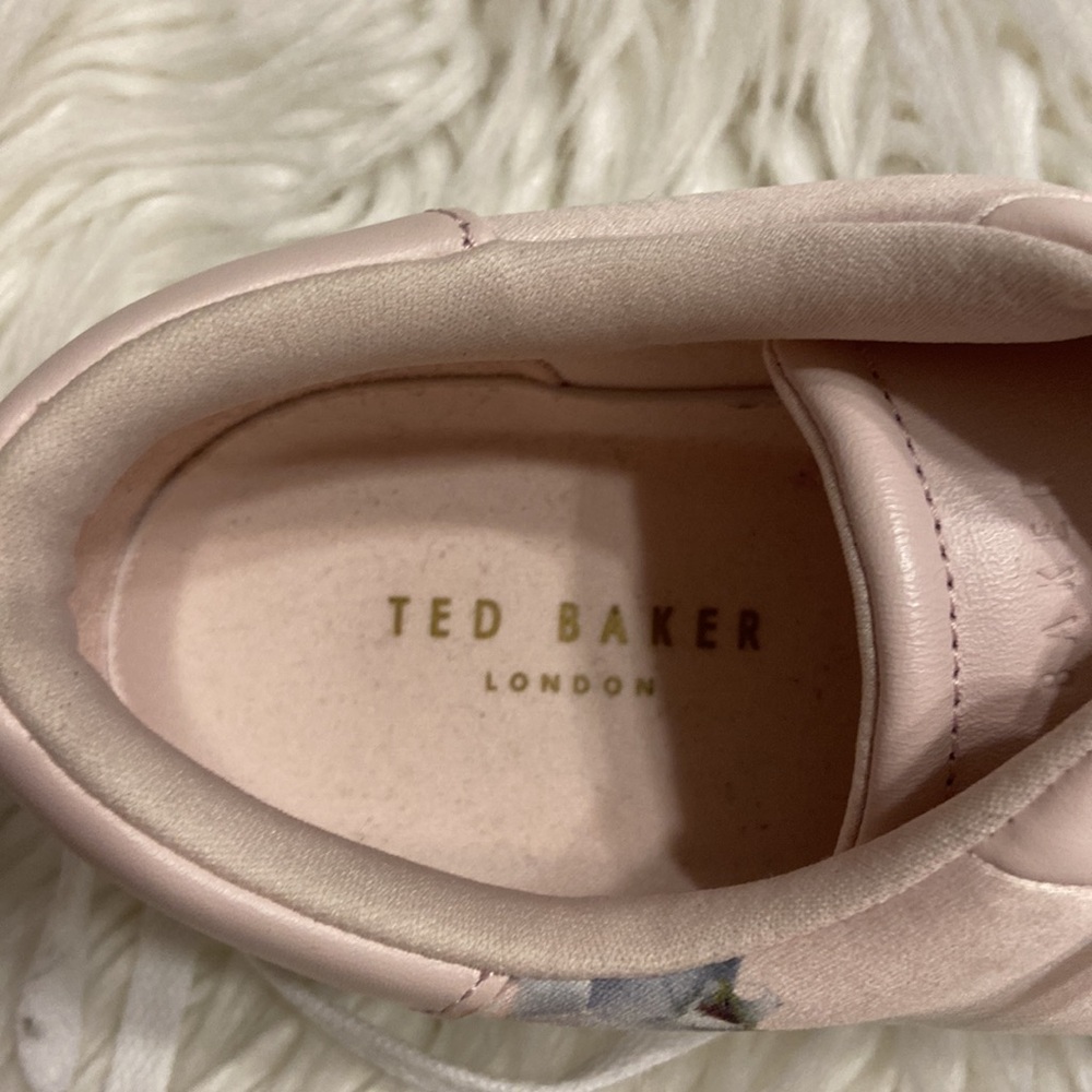 Ted Baker Lylas Snickers size 8 used but in very good condition see all photos - Picture 2 of 12
